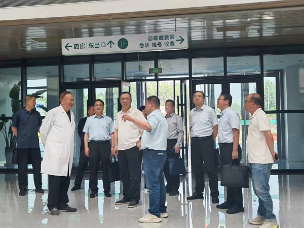 河北省建筑业协会会长梁军一行到宁晋京宁医院项目检查指导工作